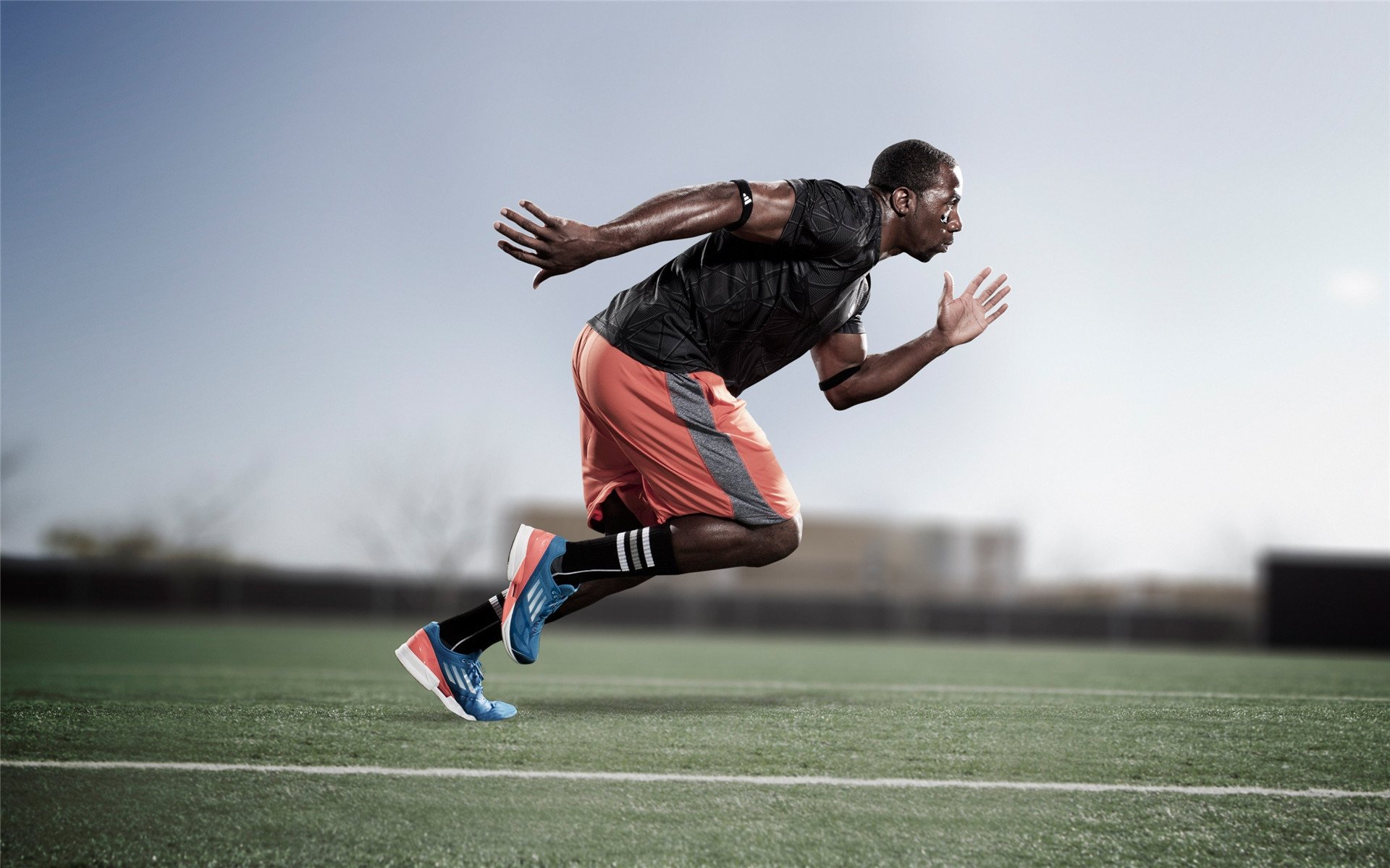 九游游戏中心官网-英超星光璀璨：神级过人引爆全场，英超低调看